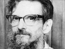 “Tu’nicht tréb über èth hé zwirn!” 英語恐怖症の米国人作家、ウルフソンの不器用な生活とは?