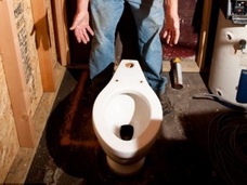 ヒトラーの便器(掃除していない)が売りに出される!! 「アレ」も付着!? 値段は・・・?