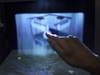 空中に浮かぶ立体映像をグリグリ操作! SF映画の光景が現実に!