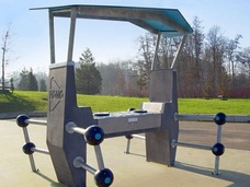 最高にアゲアゲな次世代公園設備!! 欧州発、みんなのためのソーラーDJブース「Fono」