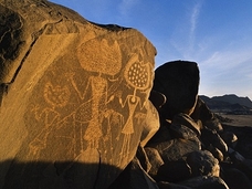 人類と宇宙人の交流の記録なのか!? 古代ロックアートにNASAが大注目!