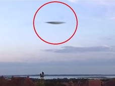 ポーツマス上空に現れた超高速飛行物体! UFOか、最新ステルス無人戦闘機「タラニス」か?