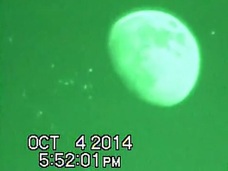 【衝撃動画】UFOの大群がテキサスの夜空に襲来!? 無数の光がぐるぐる回る!!