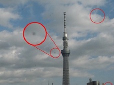 【スクープ!?】浅草にUFOの召喚成功か!? 「UFOを呼べるおじさん」が伝授する、UFOの撮影方法も!