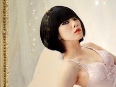 図らずも、泣きそうになる ― 若き義足の美術家・片山真理が自らを葬る作品展「you're mine」が与える感動