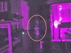 精神病院の少女、刑務所の看守…ゴーストハンターが捉えた心霊写真=オーストラリア