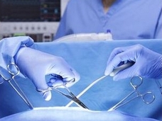 医者が妊婦の胎内に携帯を置き忘れる! その時、女の腹が…!=ヨルダン