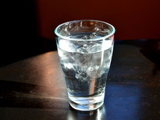 団地の貯水タンクから男性の遺体!? 現地人も飲めない、中国“キケンすぎる”水事情