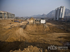 旅行から帰ってきたら団地が消えていた!? 住民の留守中に勝手に家を破壊する、中国地上げ屋“トンデモ”新手法