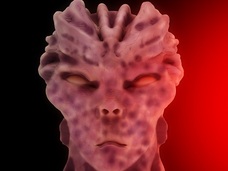 宇宙人から身を守るため、アルミホイルで家をグルグル巻きにした男!! これが本物の「プレッパーズ」だ!