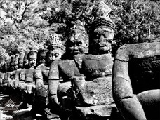 【オーパーツ世界探訪】12世紀に恐竜と暮らしていた「異次元の地」があった? 古寺院遺跡タ・プロームの謎!!
