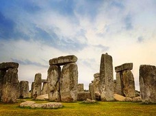 【古代遺跡と古代人の謎】豚肉ウマー! ストーンヘンジ周辺住民の“真に優雅な生活”が明らかに!!