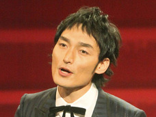 41歳にして初熱愛報道の草なぎ剛結婚説は本当か? 祖母宅を一緒に訪れた相手は「あの人」との仰天説も!