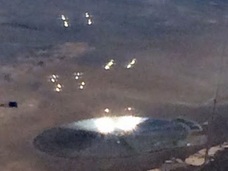 【衝撃】ネバダ砂漠に “UFOの親子”が大量出現! やはり「エリア51」は怪しい!!