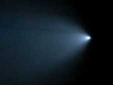 カリフォルニアの夜空に謎の発光体、目撃多数! 実は米軍のミサイル発射だった