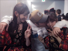キスしまくり! ジャスティン・ビーバーがAKB48・高橋みなみを溺愛する理由とは?