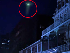【衝撃】UFOか、ワームホールか!? 緑色の光線を放つ円盤出現、現地パニック!!=南アフリカ
