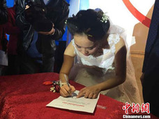 離婚件数は日本の16倍! 中国の結婚式場がカップルに「離婚しません」サインを強要!?
