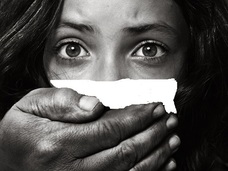 【ググっても出ない毒薬の手帳】「クロロホルムを染み込ませたタオルをかがせて意識を失わせる」のはかなり難しい
