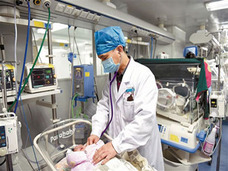 重病の新生児にバイアグラを投与して無事完治!? 勃起不全治療薬の意外な効能とは