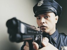 恐怖、連続殺人鬼だった最凶の警察官5選! 斧で殺害する「ウエンズデー・キラー」など…