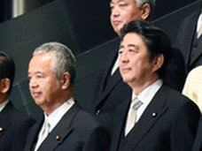 ネトウヨが「武士」とホメる甘利明は「悪代官」だ! 5億円の企業献金とパーティ収入、年間1千万の原発マネー