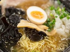 ラーメン二郎に行列ができる科学的根拠は“脂味”と“麻薬性”だった!? サイエンスライター対談