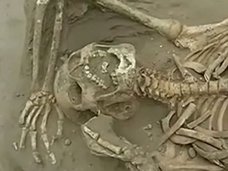 苦悶の表情、不自然に曲がった骨…寺院で発掘された6体の遺骨! プレ・インカ文明、凄惨な生贄儀式が明らかに=ペルー