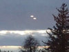 遂にクッキリ捉えられた「UFOが瞬時に消失する」瞬間! 複数の光る円盤がヒュイッと消える!!
