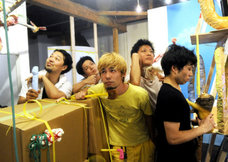 なぜ、同級生同士の芸人は売れるのか? 「創作的友達の見つけ方・出会い方」について、今注目のアート集団・じゃぽにかが自らの体験を基に考察【友達アート】