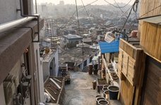 韓国でも前代未聞!一棟丸ごと“売春アパート”が摘発