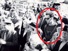 未来から来た人や物が写った6枚の古い写真! タイムトラベル写真を検証!