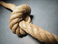 奇習! 少女の性器を縛り、貞操を守る人々 ― ある集落における監禁虐待の実態=瀬戸内地方