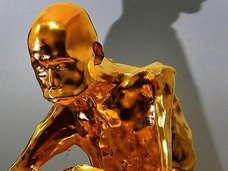 即身仏(ミイラ仏)が金箔でコーティングされ、ギラギラの「ゴールデン・ミイラ」に!=中国