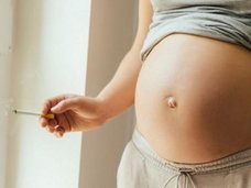 妊娠中に“あえて”喫煙するオーストラリアのJKたち「ちっさい赤ちゃん産みたいから、今日からタバコ吸うわ!」