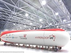 東京=名古屋間が18分、海中も爆速移動! 葉巻型UFOソックリの超高速交通システム「ハイパーループ構想」とは?