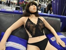セックスロボットで処女・童貞喪失することの4つの問題点とは? 博士「人口削減には効果的」