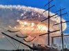 「インデペンデンス・デイ」が現実に!? 雲をまとい、10時間ホバリング… 世界各地で相次ぐ超巨大UFO飛来!