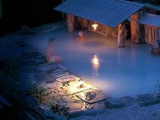 全焼した秋田温泉旅館、10年前に一家4人死亡していた! テレビが心霊写真を報じたことも!