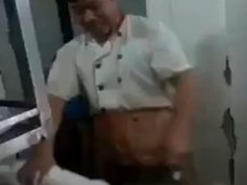 【閲覧注意】鼻先を削ぎ落とし、脚はぶつ切り…! ウサギを徹底的に“いたぶって”捌く、超残虐な中華料理店