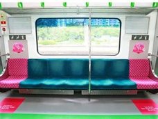 老人が「席を譲れ」、とおなかにパンチ! 韓国・電車内でマタハラが止まらない