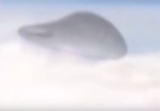 NASAの公式ライブ映像が三角形型UFOを激写! 米軍製極秘UFO「TR-3B」の可能性も浮上!
