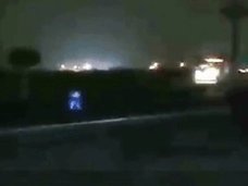 【動画】二足歩行型UFOがガソリンスタンドに出現→大型トラックに轢かれた瞬間…?=ペルー