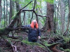スリップノット・クラウンと行く樹海旅——世界的ヘヴィメタバンドのリーダーが見つけた“白い紙”の謎とは…?