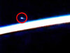 NASAの公式ライブ映像に「青白いUFO」が映り込む→不可解な中継停止! 各国メディアで大騒ぎに