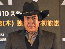 藤岡弘、海外大作ドラマ「ウエストワールド」に興奮隠せず! 日本刀を振り回し、人工知能について警告叫ぶ