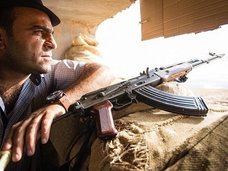 ISダーイッシュと戦うペシュメルガの兵士たちを独占取材! 日本の若き写真家がみた「想像もできない戦場」とは?
