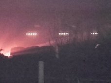 【衝撃画像】3機のUFO連隊がクッキリ!! ライトを照射して人類の食物を検査していた可能性が浮上