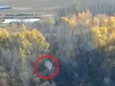 【衝撃動画】日本の屋根瓦ソックリUFOが爆速でカナダ上空を飛行!しかも7機!!