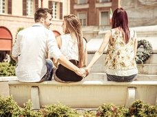 【悲報】11月18日は、70%の男が一斉に浮気する「浮気の日」だった! 最新調査で発覚、驚きの理由とは!?